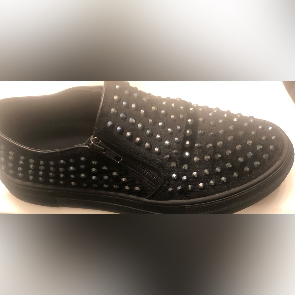 Size 8 mens steve madden blue rhinestones on black felt loafers barely worn